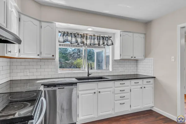 $315,000 | 1912 Southwest Westwood Drive, Topeka, KS 66604