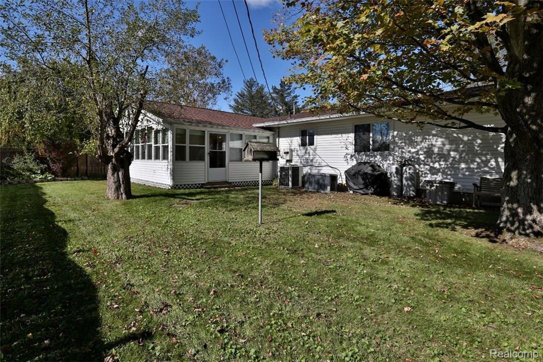 41333 Willis Road Belleville, MI 48111 - Photo 20 of 27 2B8A3226.jpg