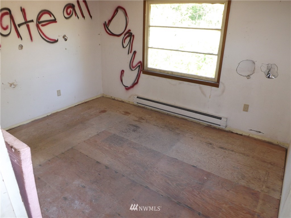 1726 Southeast Fenton Road Port Orchard, WA 98367 - Photo 11 of 13 Gallery Image 11