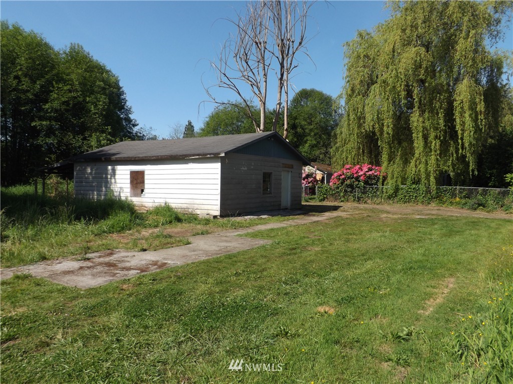 1726 Southeast Fenton Road Port Orchard, WA 98367 - Photo 3 of 13 Gallery Image 3