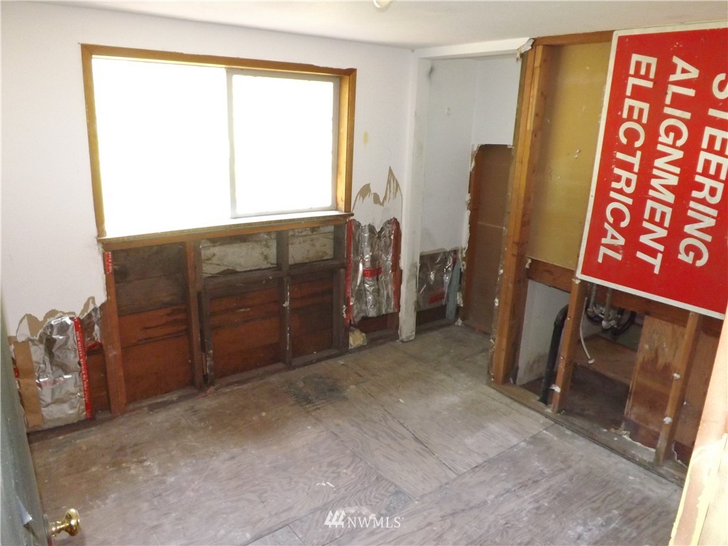 1726 Southeast Fenton Road Port Orchard, WA 98367 - Photo 9 of 13 Gallery Image 9