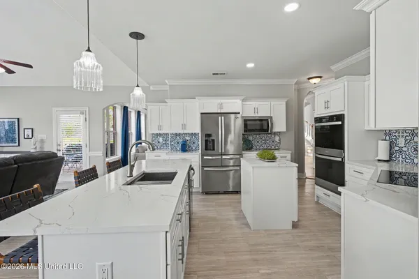 $525,000 | 8472 Belmor Lakes Drive, Olive Branch, MS 38654