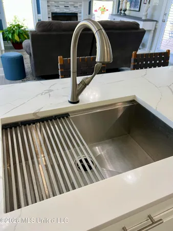 $525,000 | 8472 Belmor Lakes Drive, Olive Branch, MS 38654