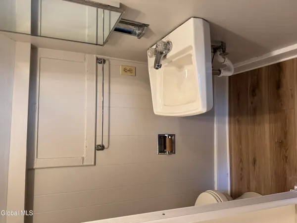 $2,500 | 34 Old Rte 146, Clifton Park, NY 12065