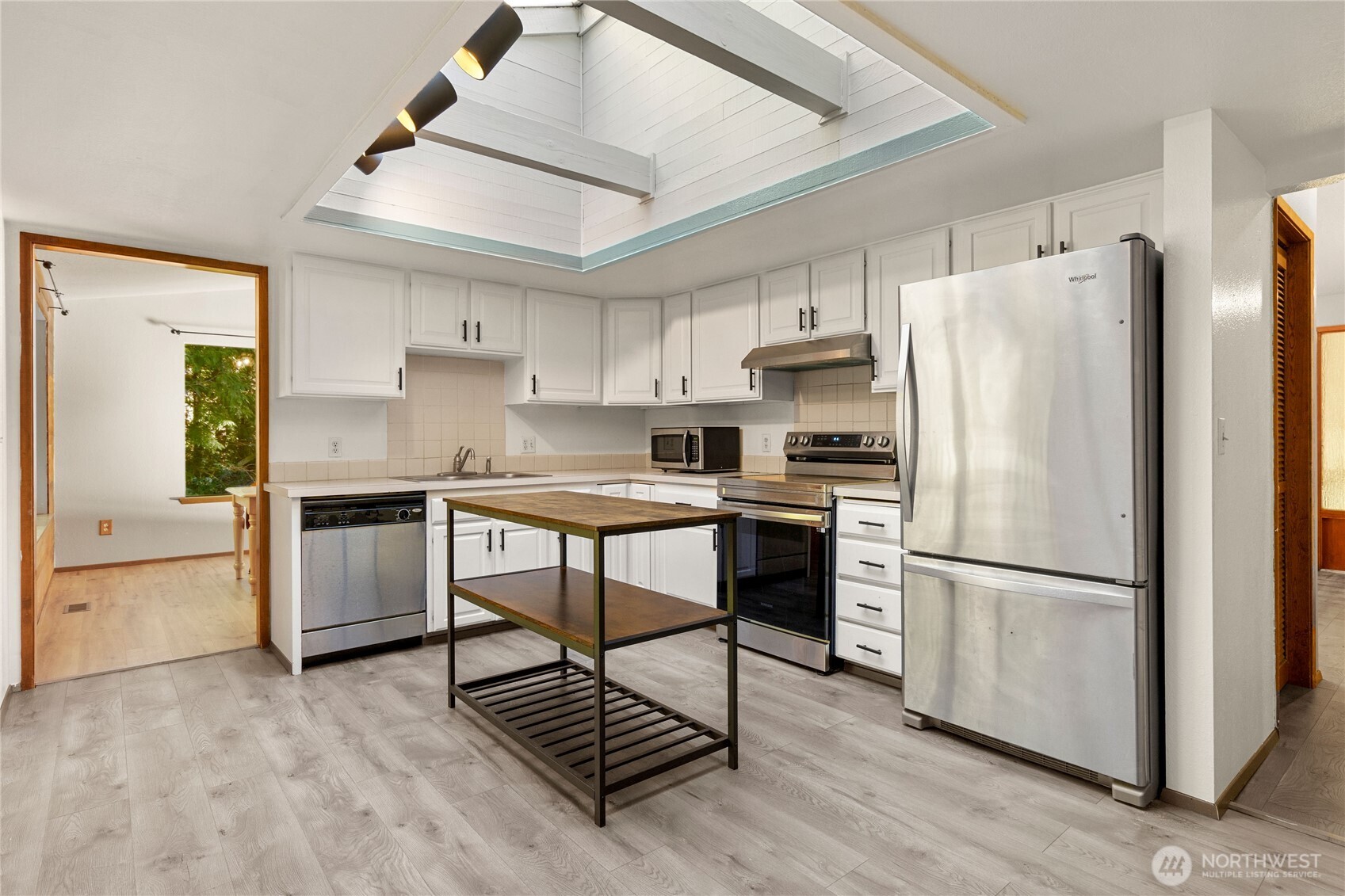 4119 Tartan Way Clinton, WA 98236 - Photo 12 of 38