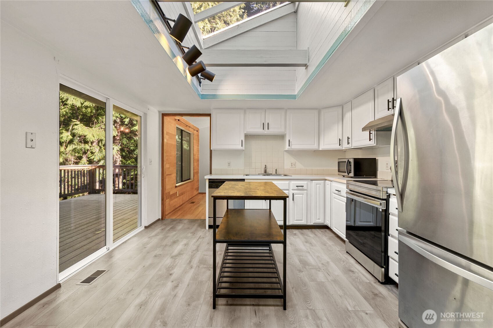 4119 Tartan Way Clinton, WA 98236 - Photo 15 of 38