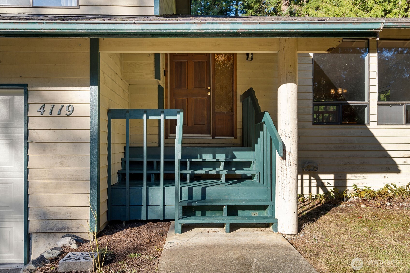 4119 Tartan Way Clinton, WA 98236 - Photo 2 of 38