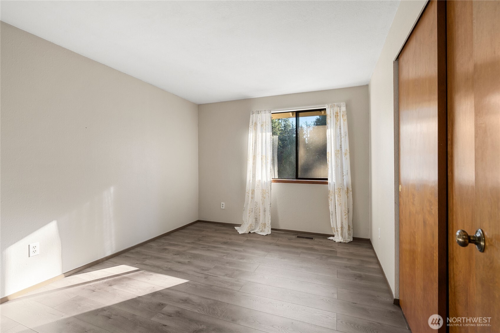 4119 Tartan Way Clinton, WA 98236 - Photo 23 of 38