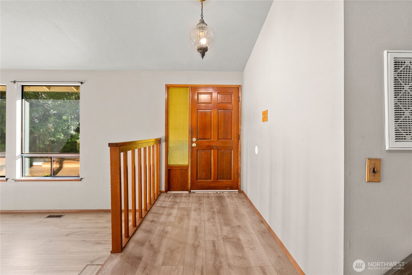 4119 Tartan Way Clinton, WA 98236 - Photo 4 of 38