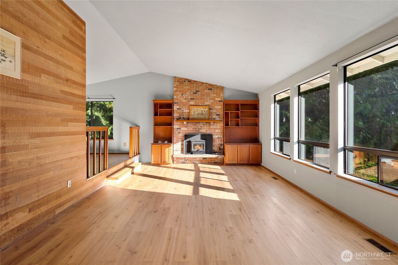 4119 Tartan Way Clinton, WA 98236 - Photo 5 of 38