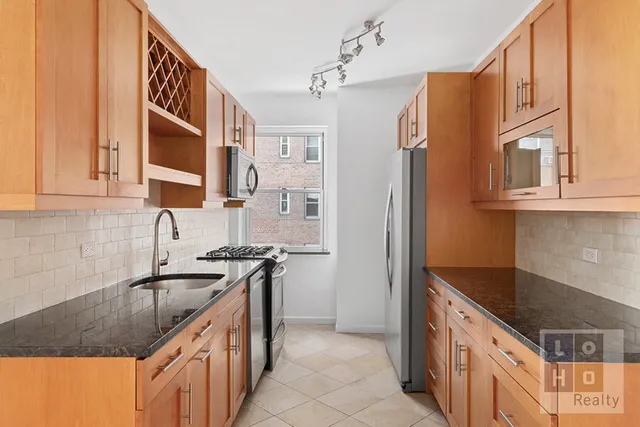 $579,000 | 550 Grand Street, Unit H4D | Lower East Side
