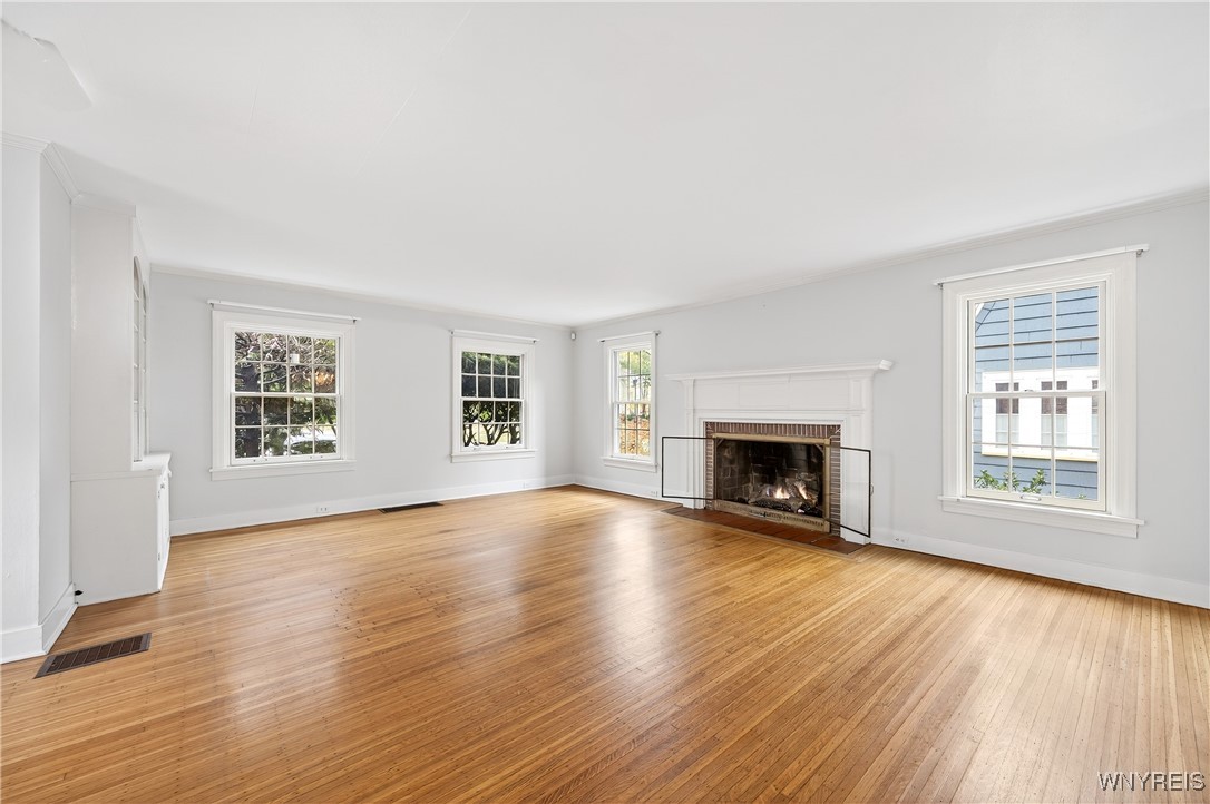 110 Linden Avenue Buffalo, NY 14214 - Photo 4 of 40