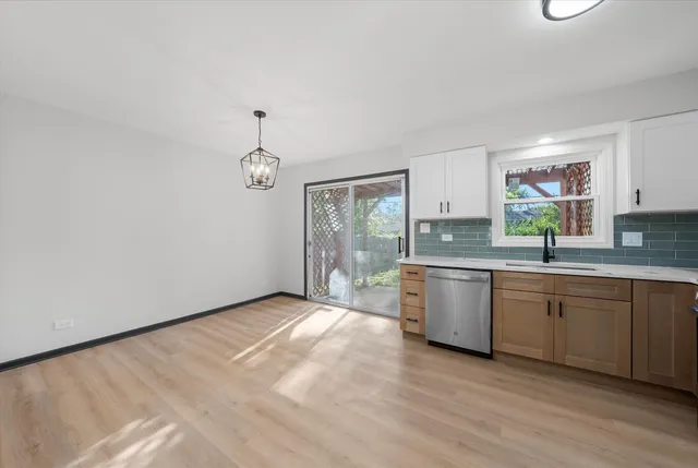 $2,800 | 8040 Geneva Street, Woodridge, IL 60517