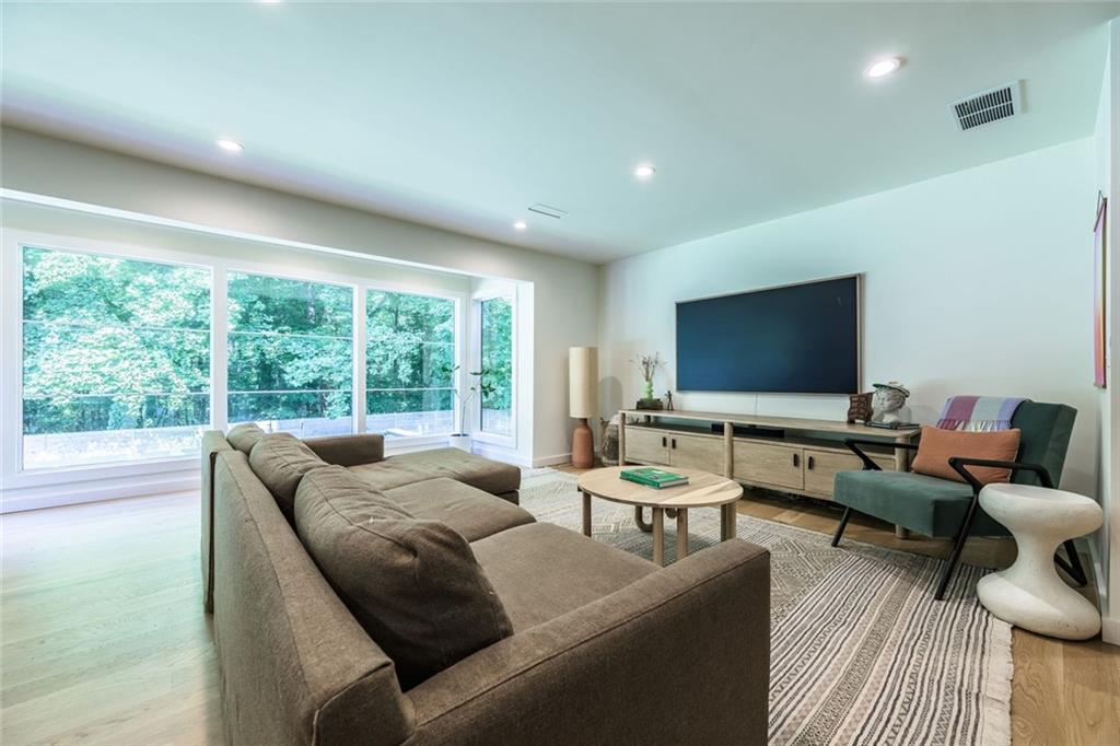 1036 Vistavia Circle Decatur, GA 30033 - Photo 15 of 55
