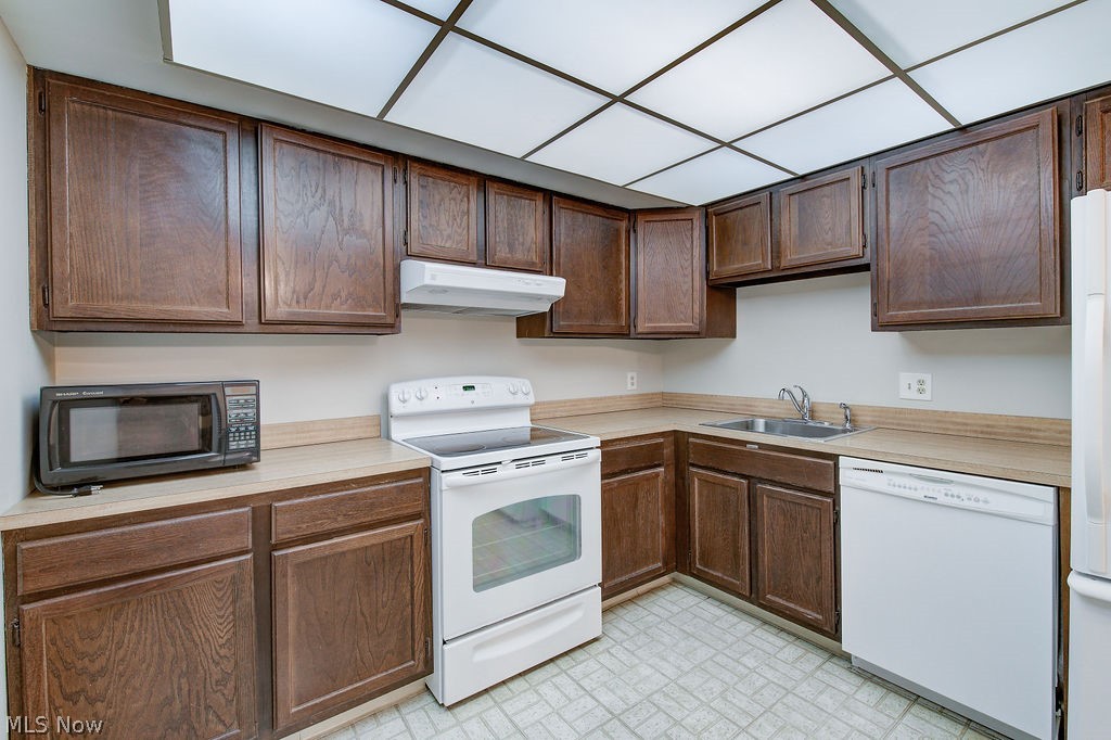 22938 Mastick Road, Unit 203 Fairview Park, OH 44126 - Photo 6 of 20