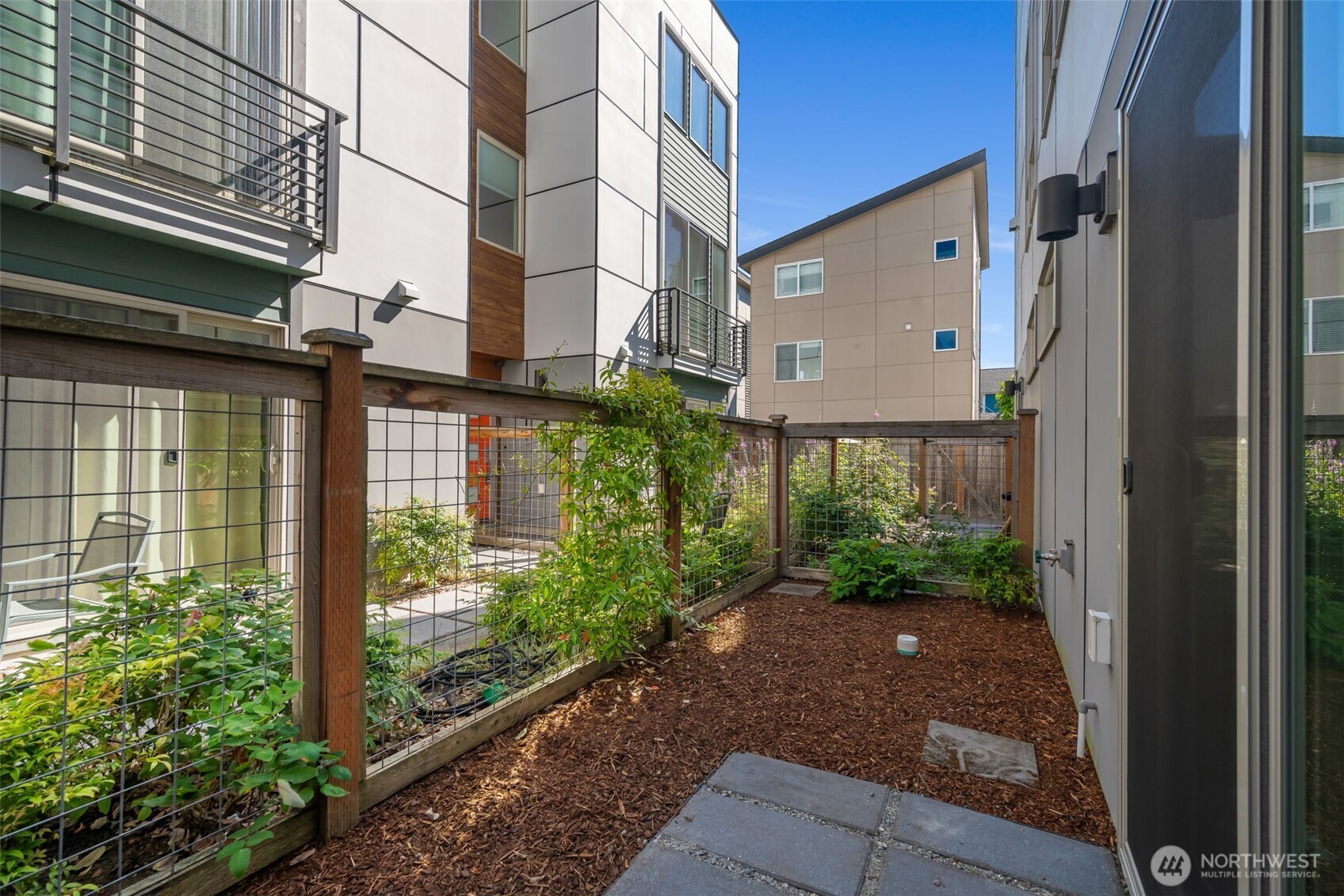 630 Northwest 85th Street, Unit A Seattle, WA 98117 - Photo 28 of 32