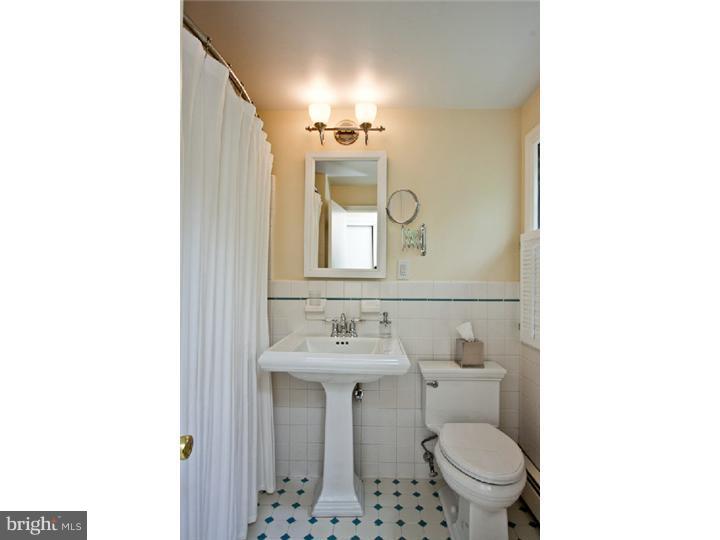 26 Old Covered Bridge Road Newtown Square, PA 19073 - Photo 18 of 25 Bathroom