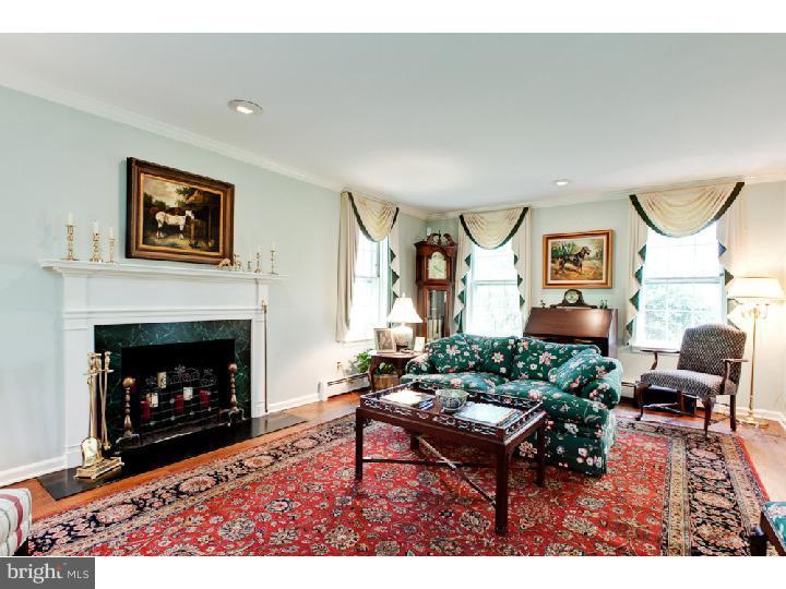26 Old Covered Bridge Road Newtown Square, PA 19073 - Photo 7 of 25 Living Room