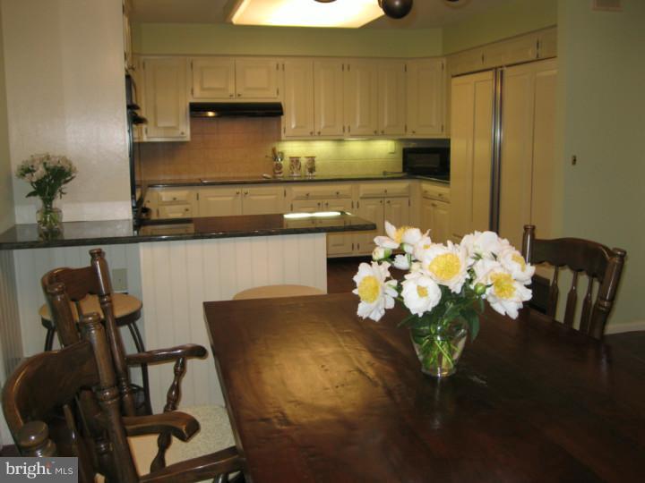 26 Old Covered Bridge Road Newtown Square, PA 19073 - Photo 10 of 25 Breakfast Room