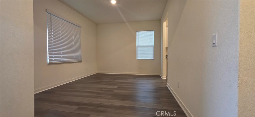 7615 Cranberry Way Bakersfield, CA 93313 - Photo 3 of 27