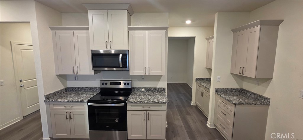 7615 Cranberry Way Bakersfield, CA 93313 - Photo 7 of 27