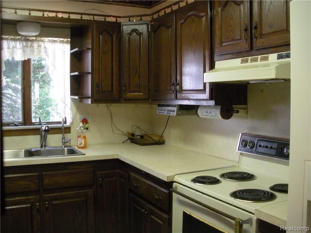 4761 Bishop Road Dryden, MI 48428 - Photo 12 of 36 DSCN3181.jpg