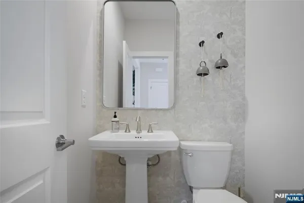 $1,079,990 | 16 Belmont Place, Oakland, NJ 07436