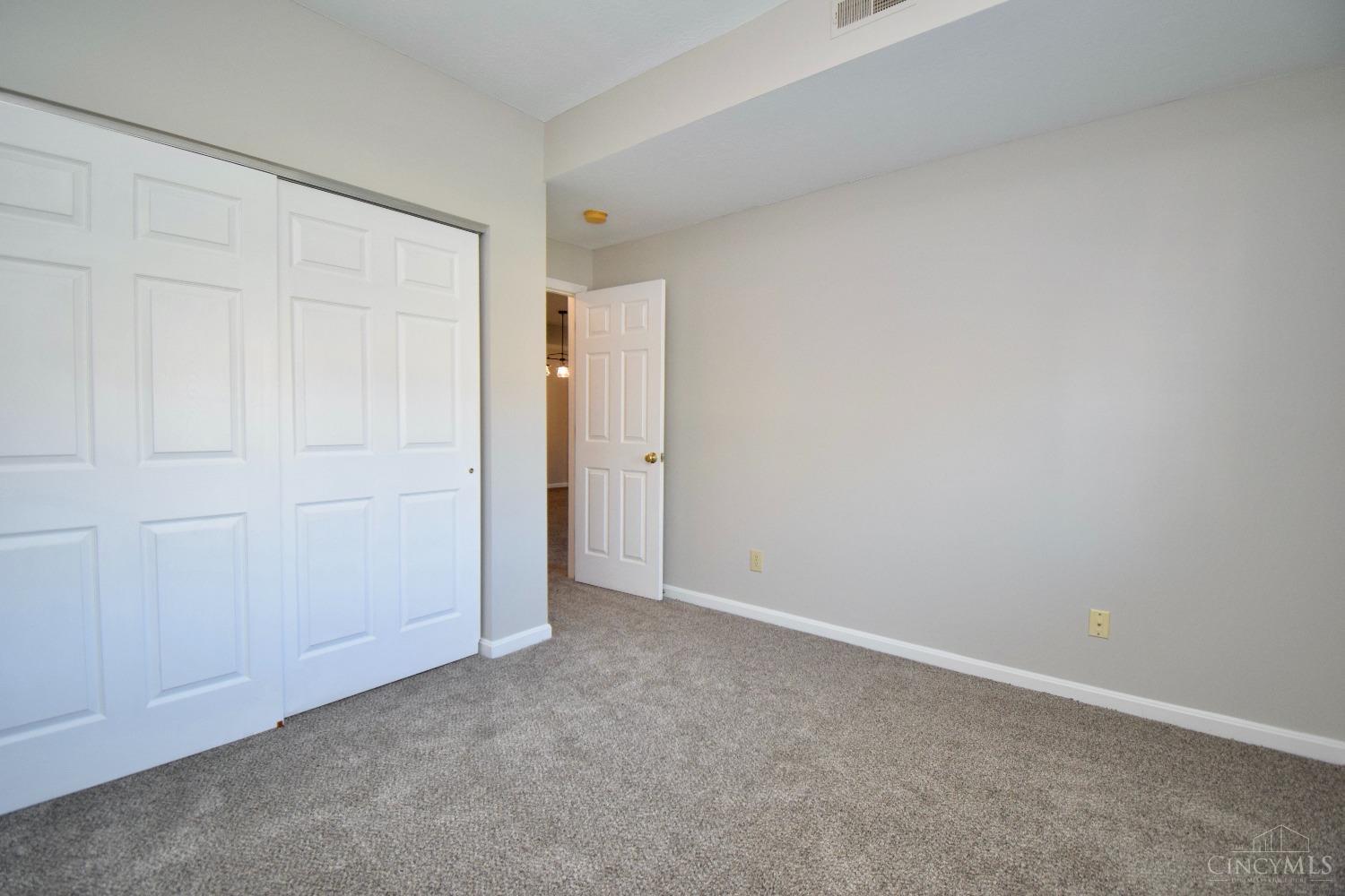829 Neeb Road, Unit 6 Cincinnati, OH 45233 - Photo 19 of 29 Gallery Image 19