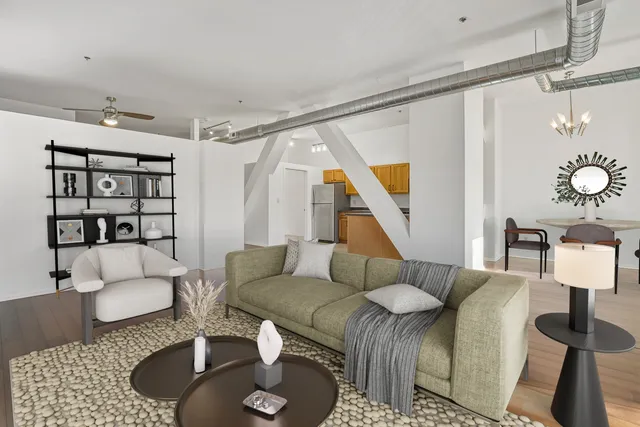 $183,500 | 1000 East 53rd Street, Unit 219, Chicago, IL 60615