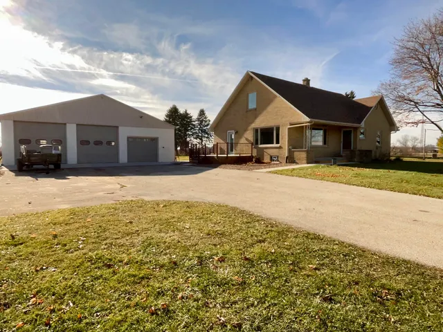 $450,000 | W1415 County Rd MM, Mosel, WI 53015