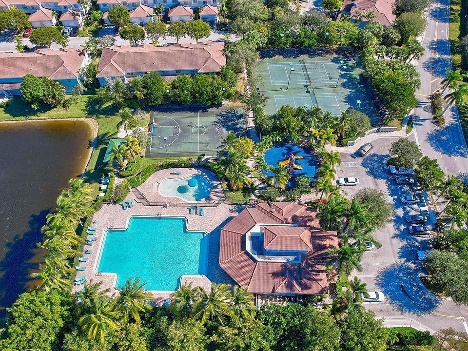 3022 Laurel Ridge Circle Riviera Beach, FL 33404 - Photo 5 of 7 Aerial Thousand Oaks Picture