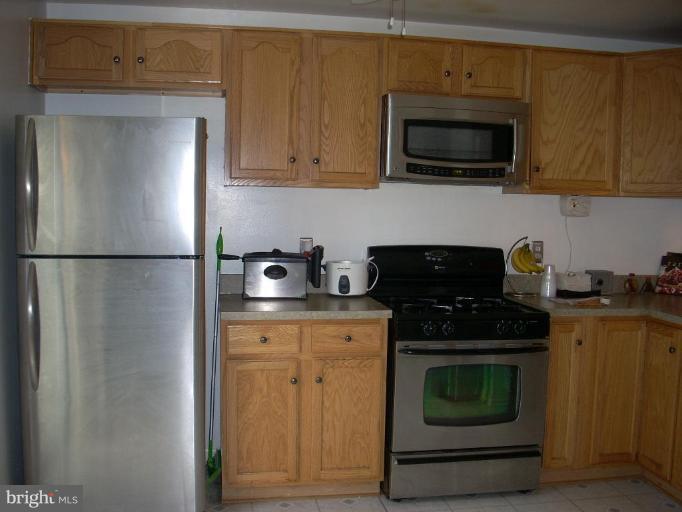 7985 Northumberland Road Springfield, VA 22153 - Photo 2 of 10 Kitchen