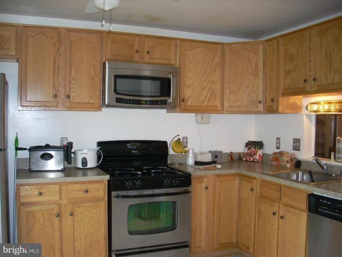 7985 Northumberland Road Springfield, VA 22153 - Photo 7 of 10 Kitchen #2