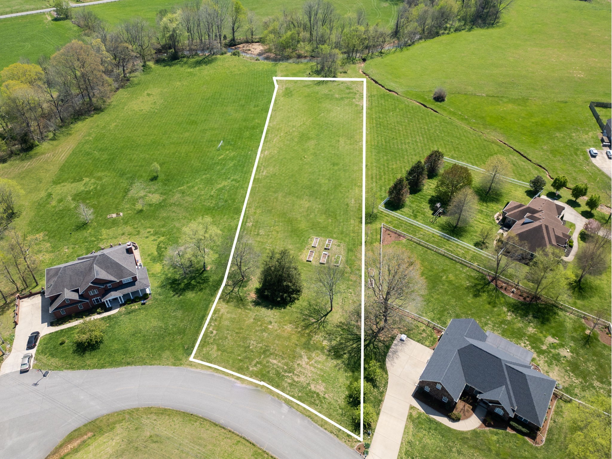 a view of yard along with seating space
