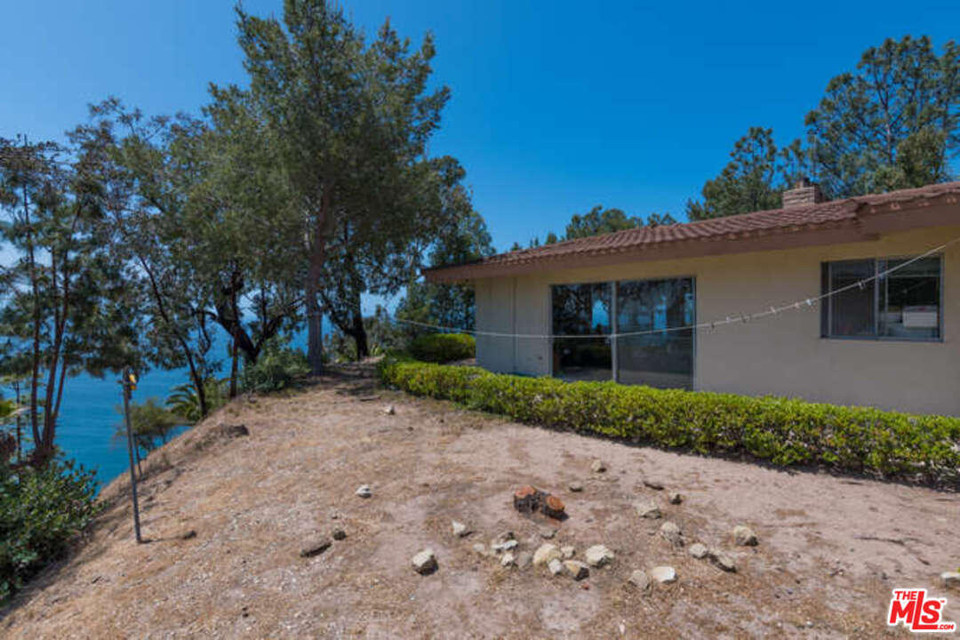 20616 Seaboard Road Malibu, CA 90265 - Photo 15 of 19 Gallery Image 15