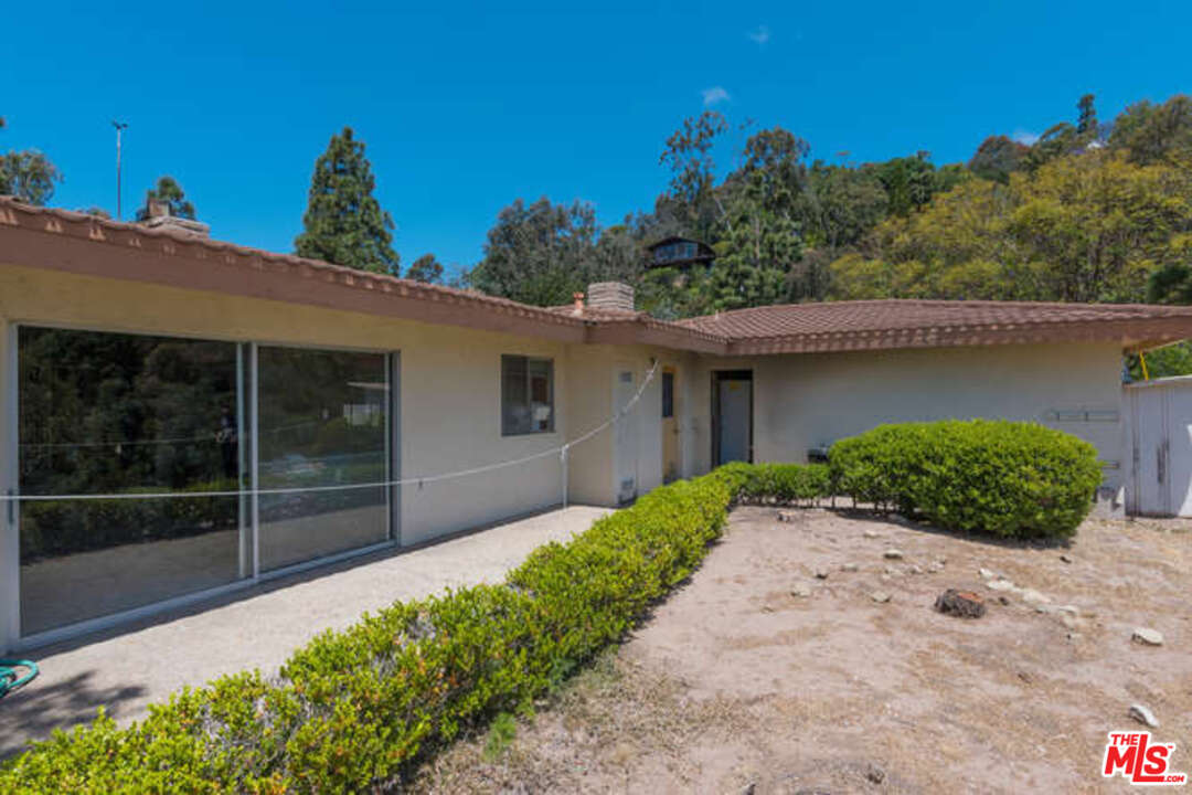 20616 Seaboard Road Malibu, CA 90265 - Photo 17 of 19 Gallery Image 17