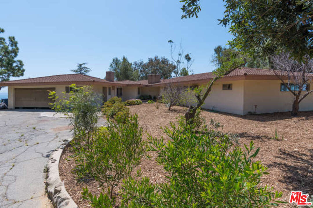 20616 Seaboard Road Malibu, CA 90265 - Photo 3 of 19 Gallery Image 3