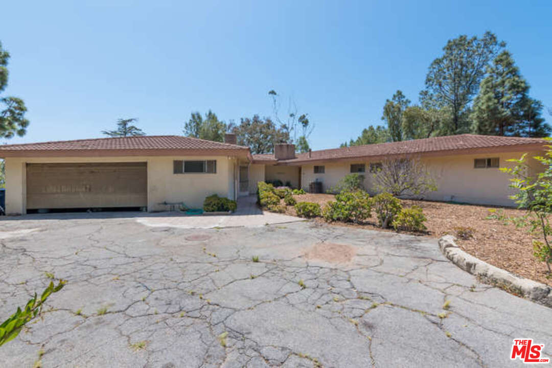 20616 Seaboard Road Malibu, CA 90265 - Photo 4 of 19 Gallery Image 4