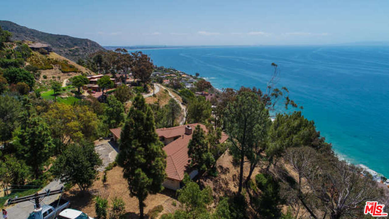 20616 Seaboard Road Malibu, CA 90265 - Photo 9 of 19 Gallery Image 9