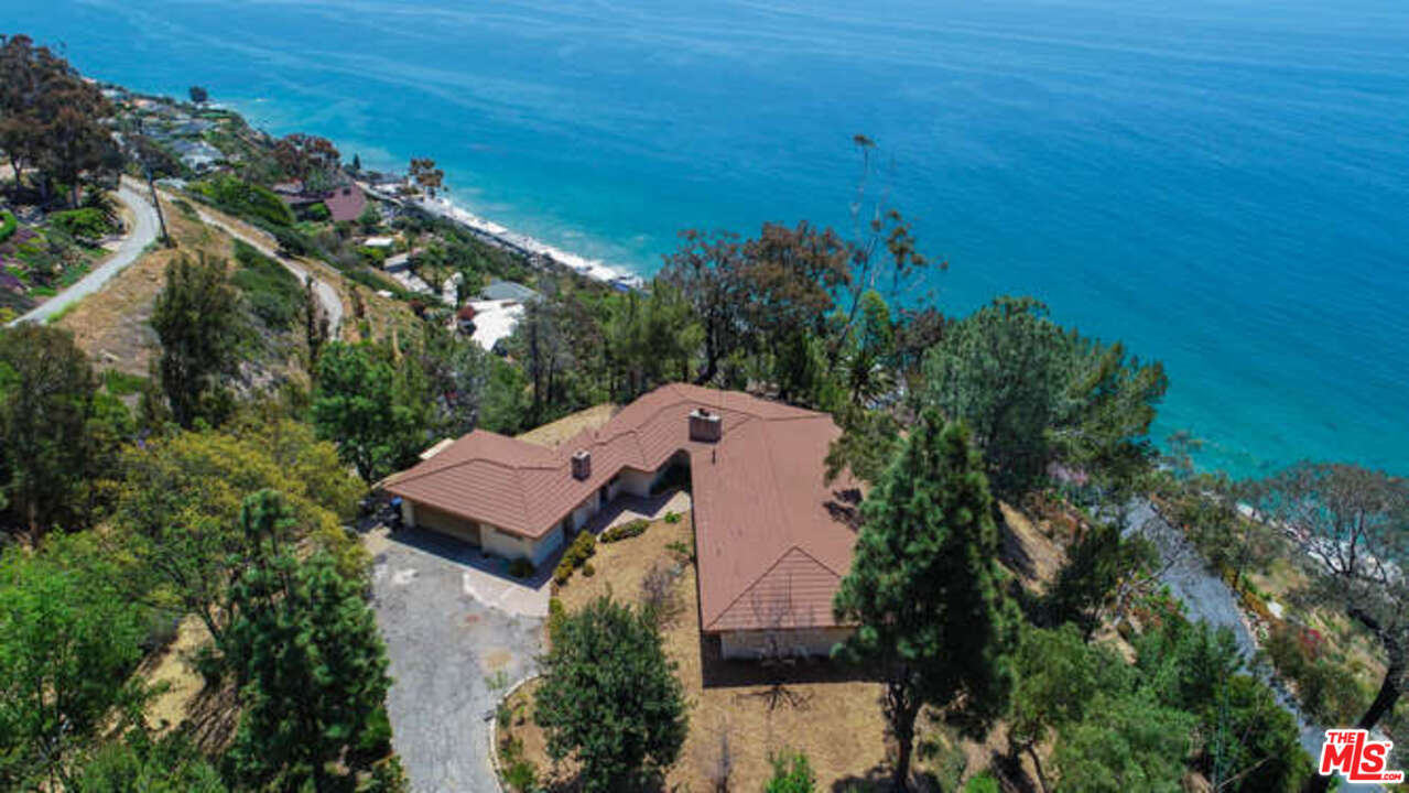 20616 Seaboard Road Malibu, CA 90265 - Photo 10 of 19 Gallery Image 10