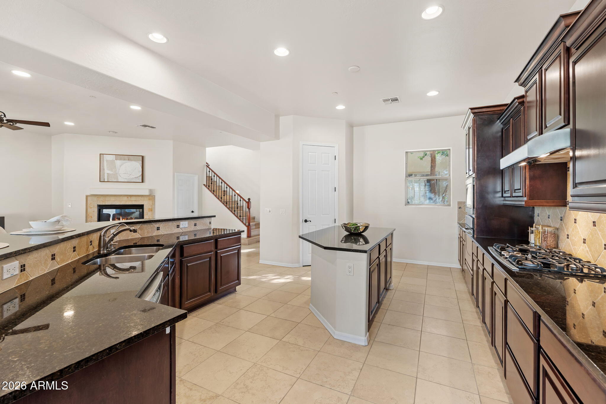 3660 East Maffeo Road Phoenix, AZ 85050 - Photo 11 of 68 29-web-or-mls-DSC_5029