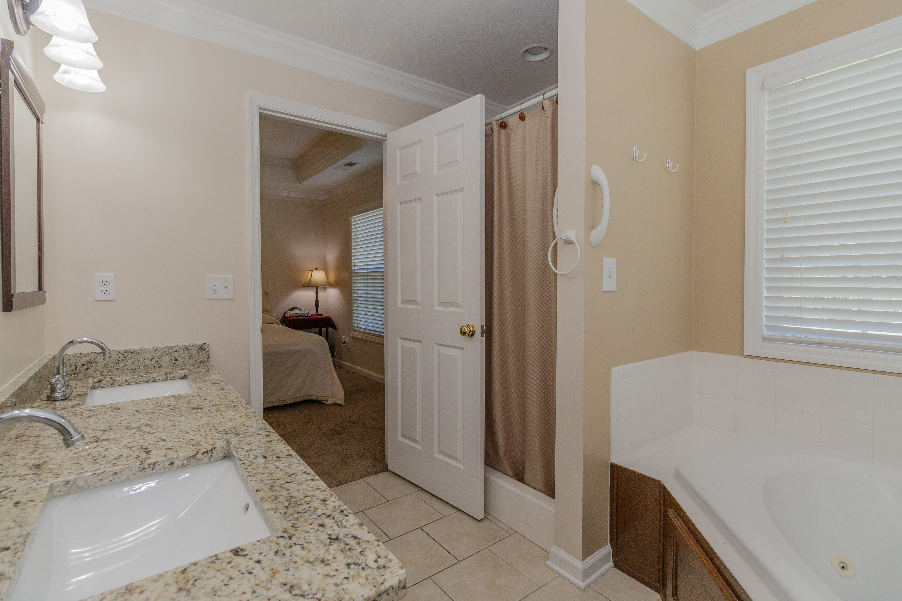 390 Cardinal Road Ringgold, GA 30736 - Photo 17 of 38 Master Bathroom