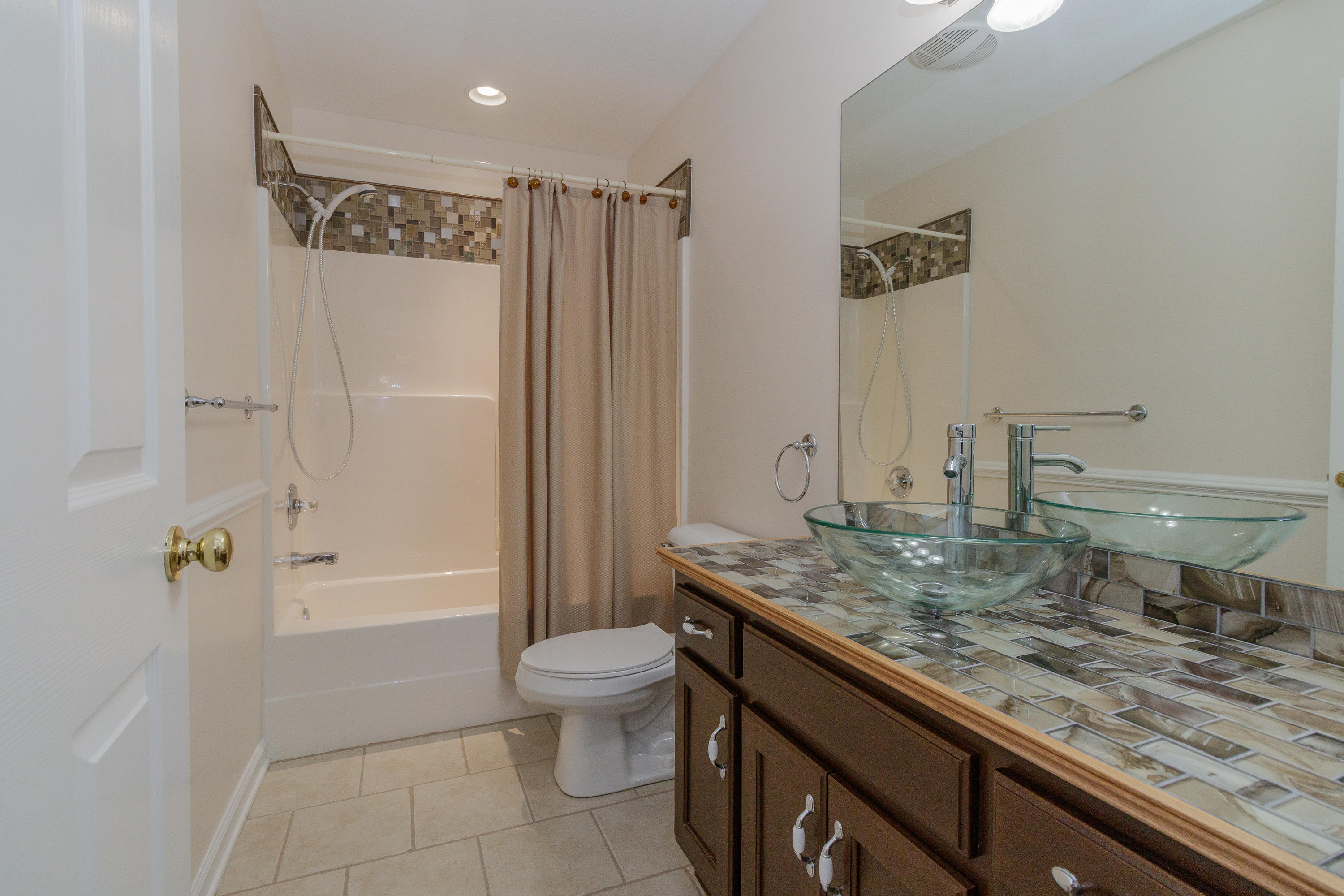390 Cardinal Road Ringgold, GA 30736 - Photo 19 of 38 Hall Bathroom
