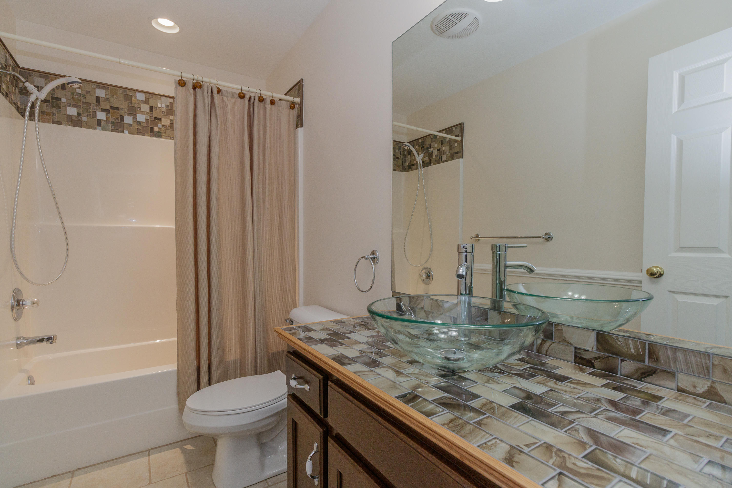390 Cardinal Road Ringgold, GA 30736 - Photo 20 of 38 Hall Bathroom