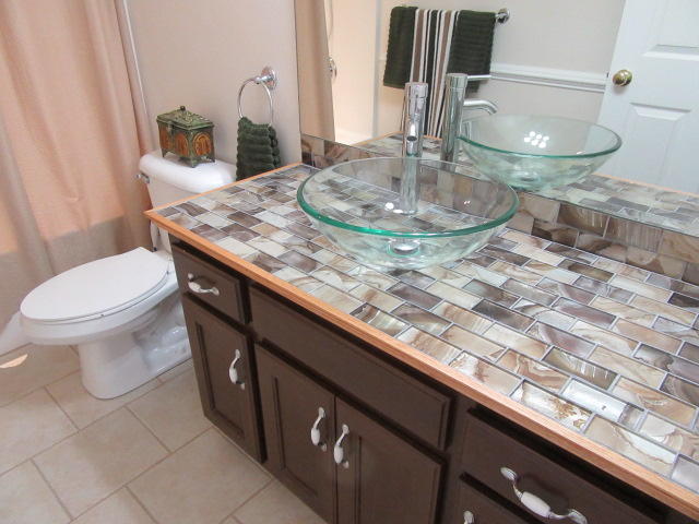 390 Cardinal Road Ringgold, GA 30736 - Photo 21 of 38 Hall bath.