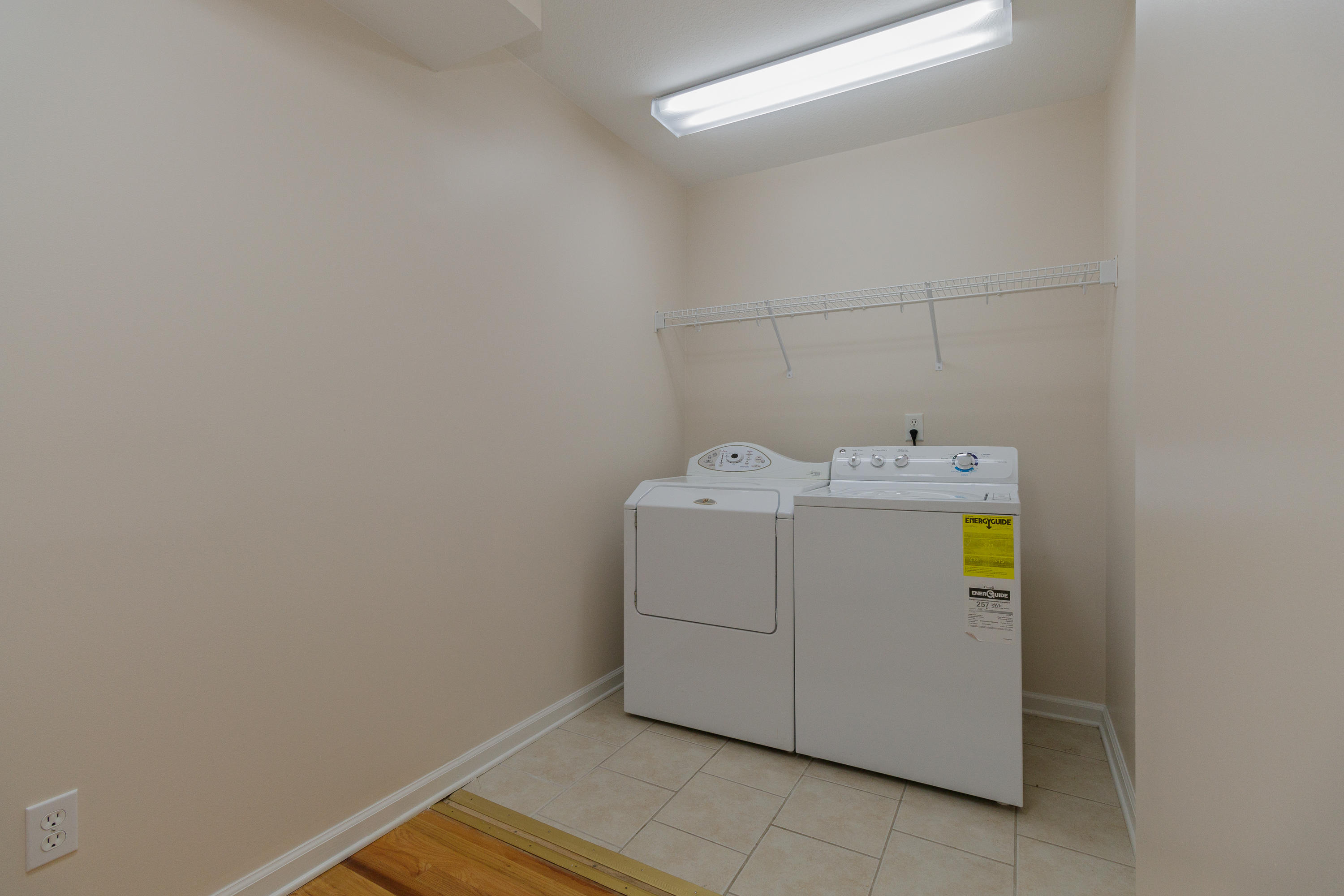 390 Cardinal Road Ringgold, GA 30736 - Photo 29 of 38 Laundry Room