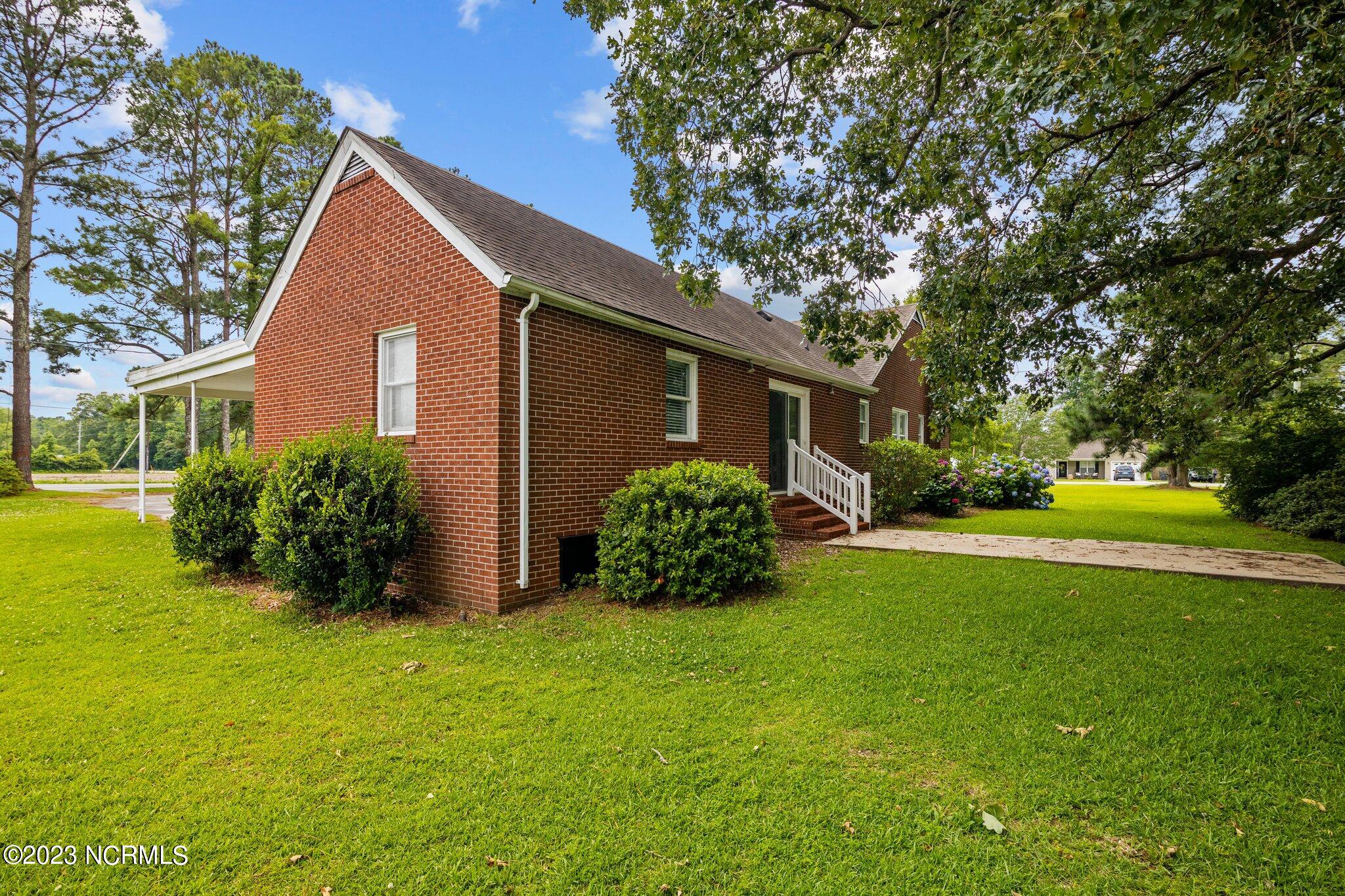 4220 Old Cherry Point Road New Bern, NC 28560 - Photo 3 of 25 Back view
