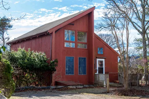$1,395,000 | 17 Chapman Lane, Edgartown, MA 02539