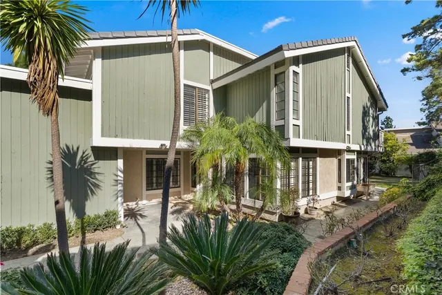 $1,129,000 | 5810 East Mountain Loop Trail, Anaheim Hills, CA 92807