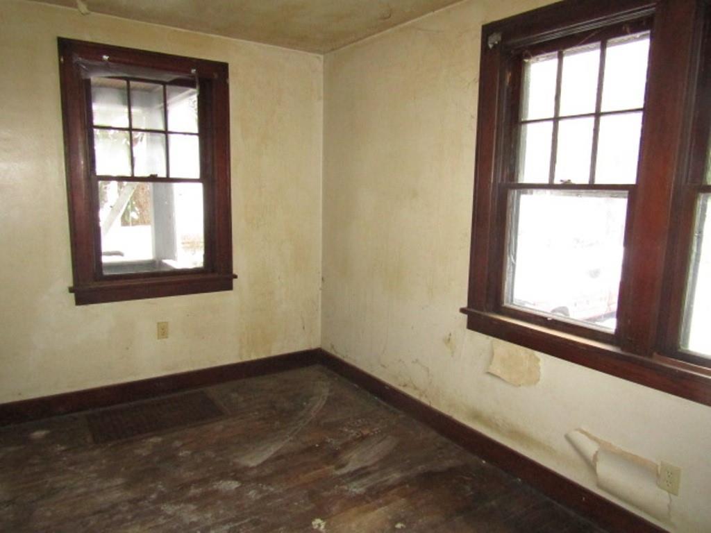 234 Spring Run Road Crescent, PA 15046 - Photo 5 of 24 a view of a window in an empty room